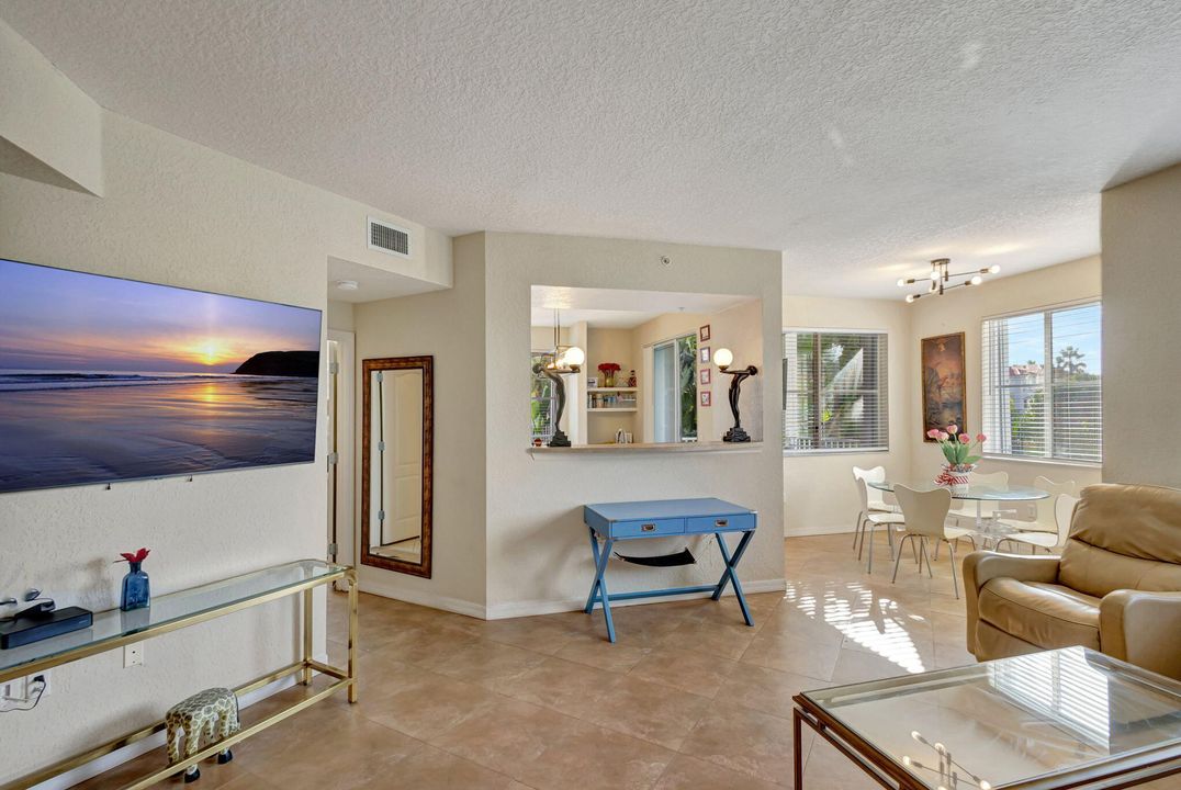 For Rent: $3,500 (2 beds, 2 baths, 1309 Square Feet)