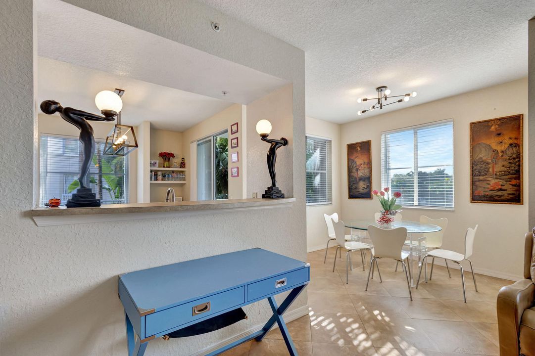 For Rent: $3,500 (2 beds, 2 baths, 1309 Square Feet)