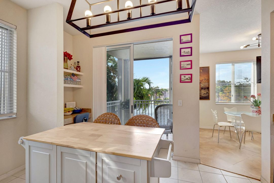 For Rent: $3,500 (2 beds, 2 baths, 1309 Square Feet)