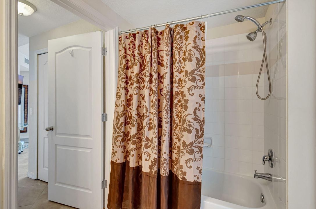 For Rent: $3,500 (2 beds, 2 baths, 1309 Square Feet)