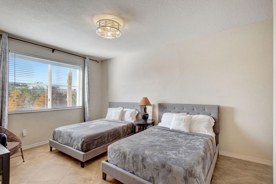 For Rent: $3,500 (2 beds, 2 baths, 1309 Square Feet)