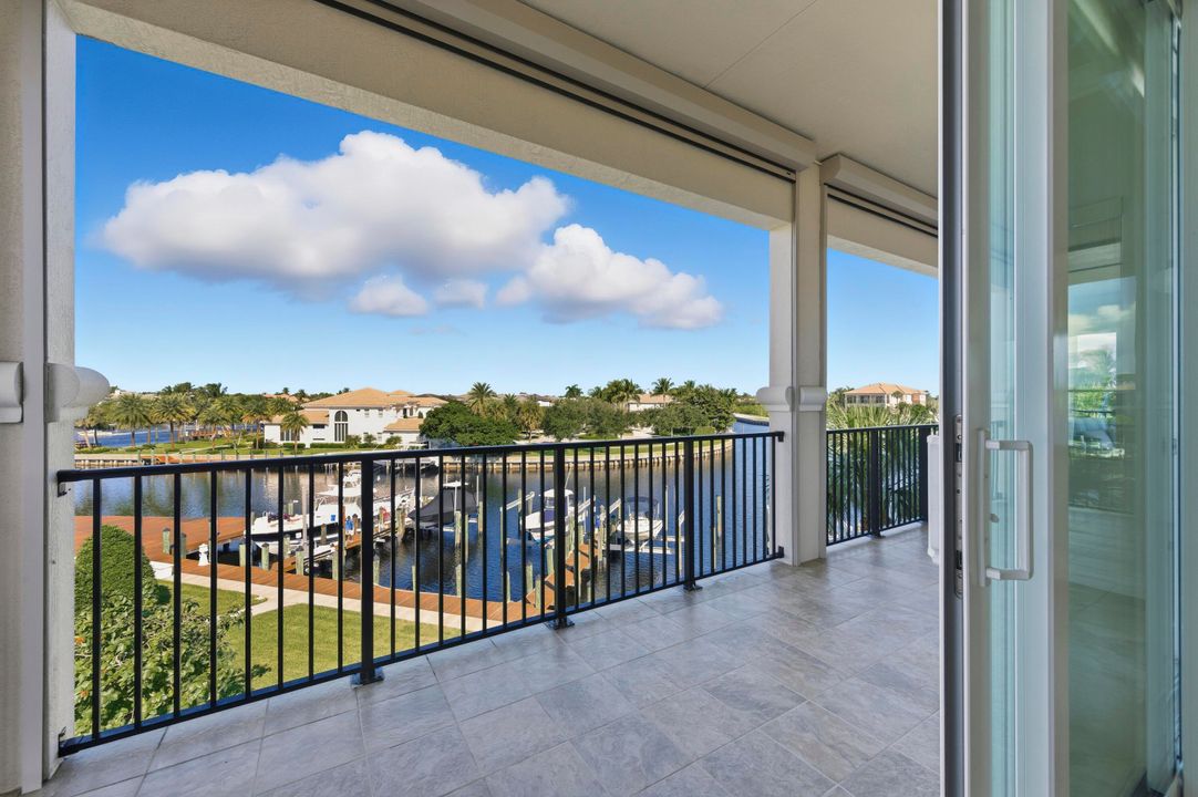 На продажу: $3,349,000 (3 спален, 2 ванн, 2493 Квадратных фут)