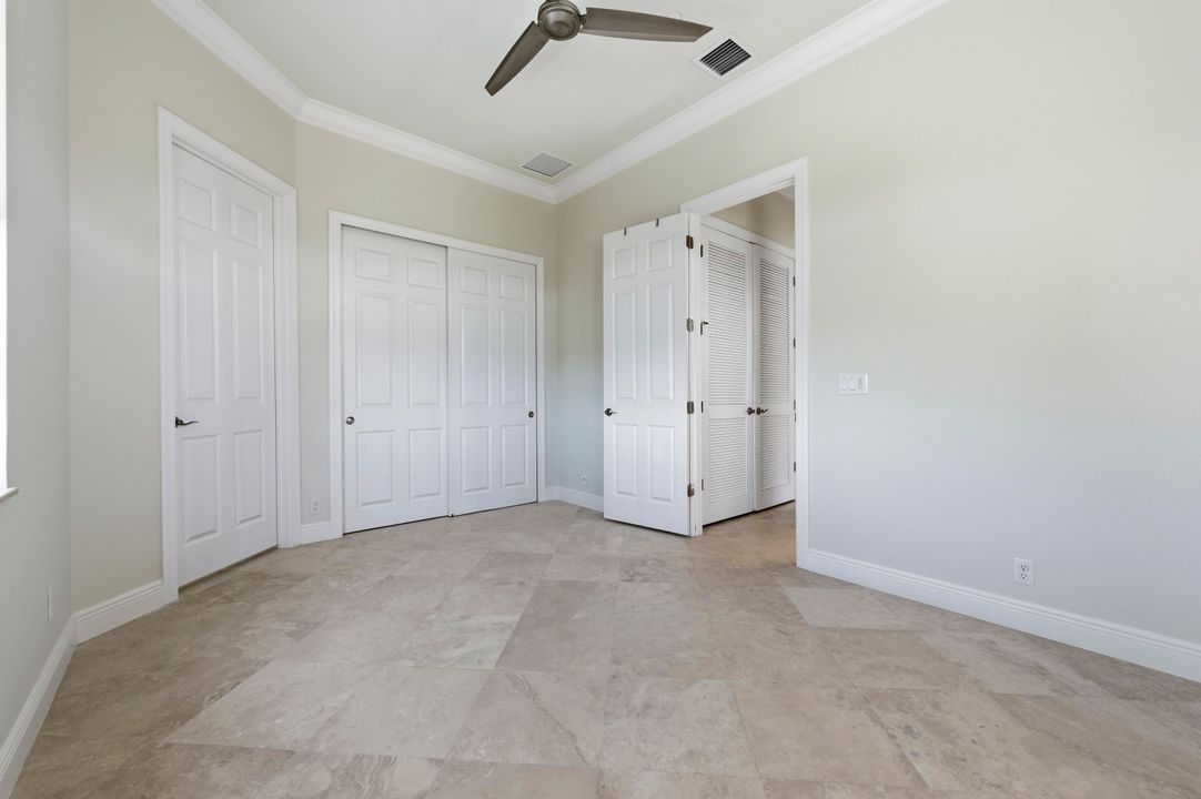 На продажу: $3,349,000 (3 спален, 2 ванн, 2493 Квадратных фут)