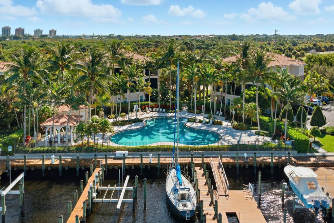 На продажу: $3,349,000 (3 спален, 2 ванн, 2493 Квадратных фут)