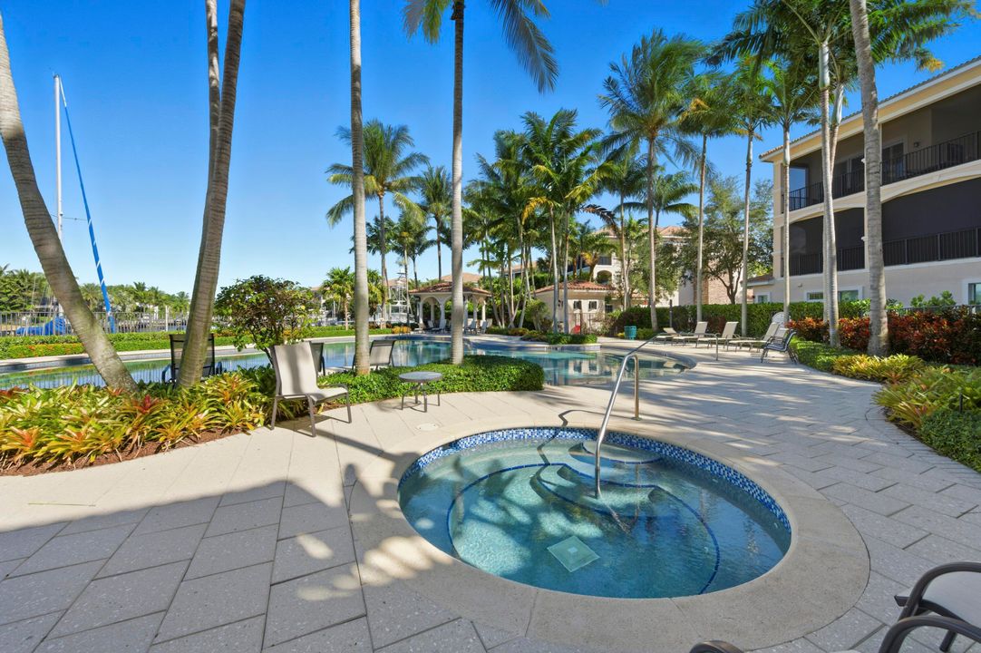 На продажу: $3,349,000 (3 спален, 2 ванн, 2493 Квадратных фут)