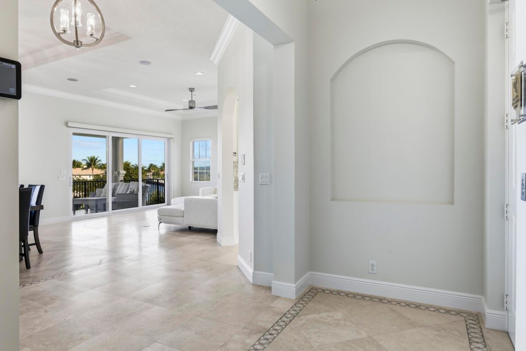 На продажу: $3,349,000 (3 спален, 2 ванн, 2493 Квадратных фут)