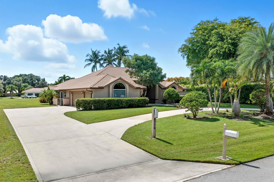 For Sale: $2,100,000 (4 beds, 3 baths, 2847 Square Feet)