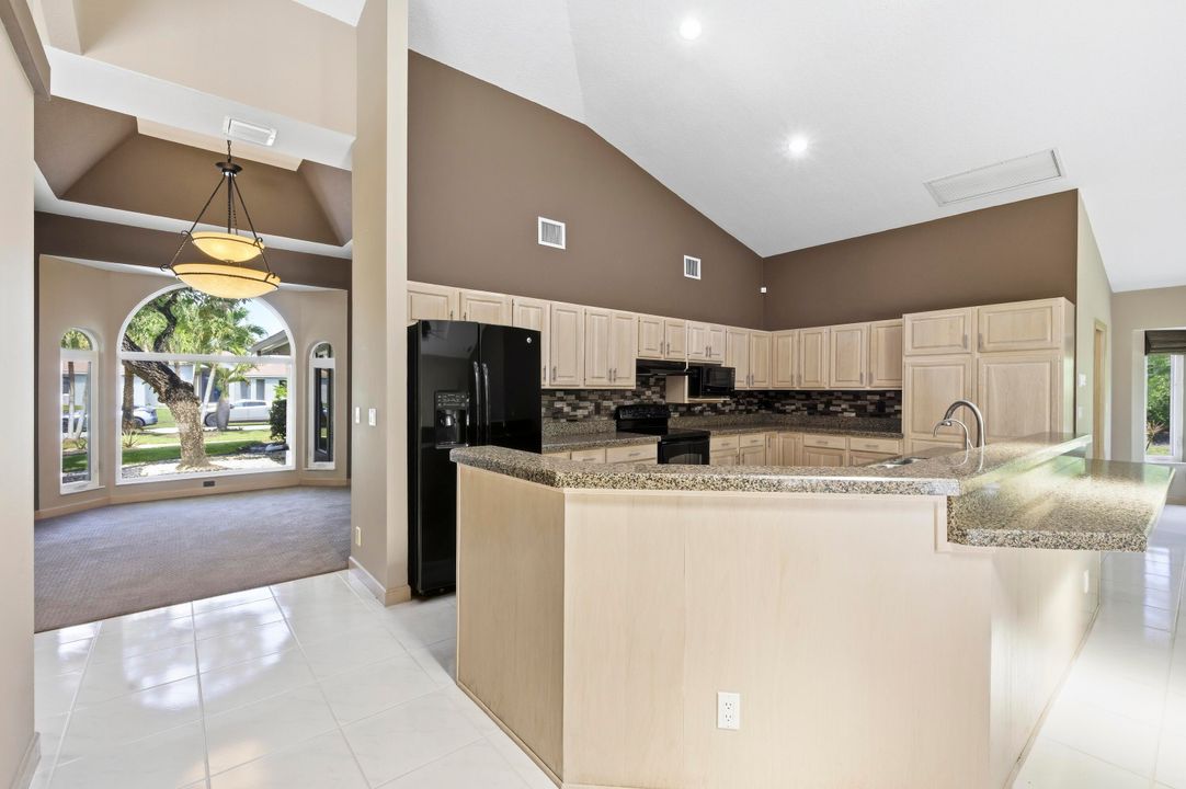 For Sale: $2,100,000 (4 beds, 3 baths, 2847 Square Feet)