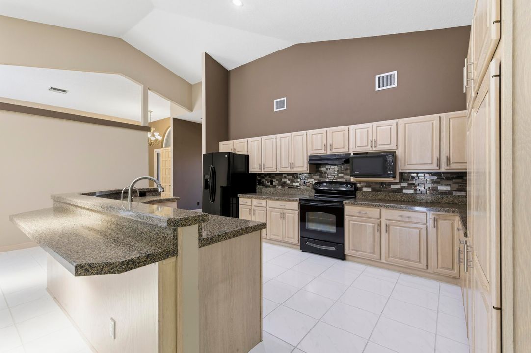 For Sale: $2,100,000 (4 beds, 3 baths, 2847 Square Feet)