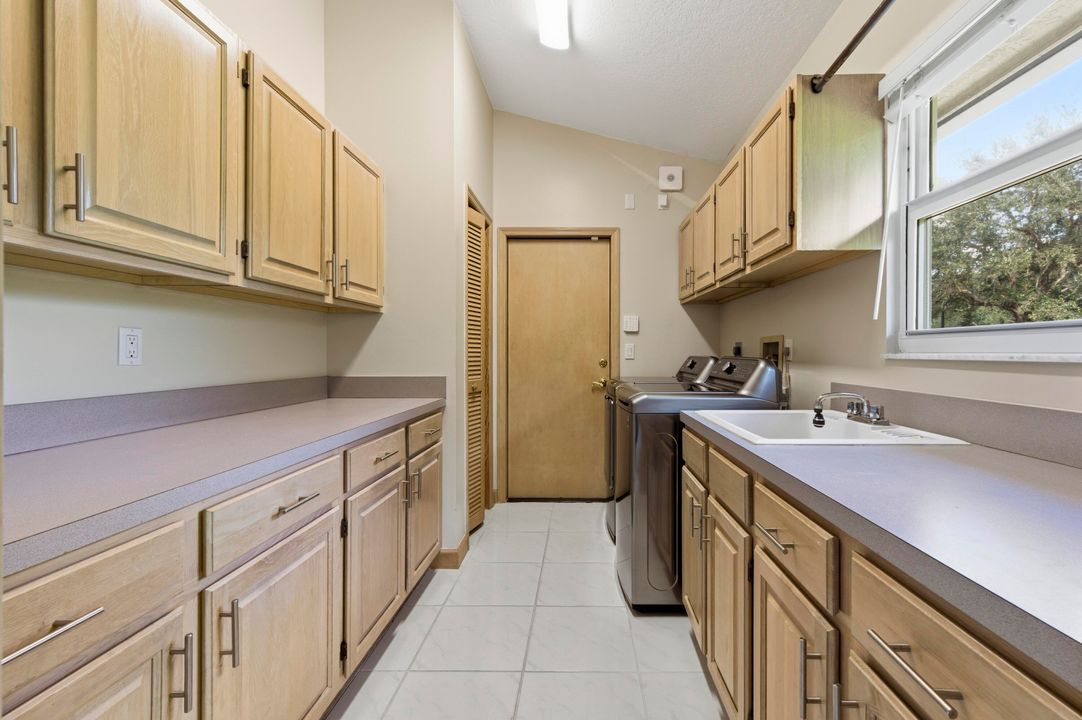 For Sale: $2,100,000 (4 beds, 3 baths, 2847 Square Feet)