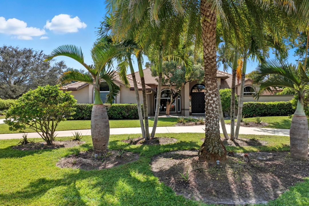 For Sale: $2,100,000 (4 beds, 3 baths, 2847 Square Feet)