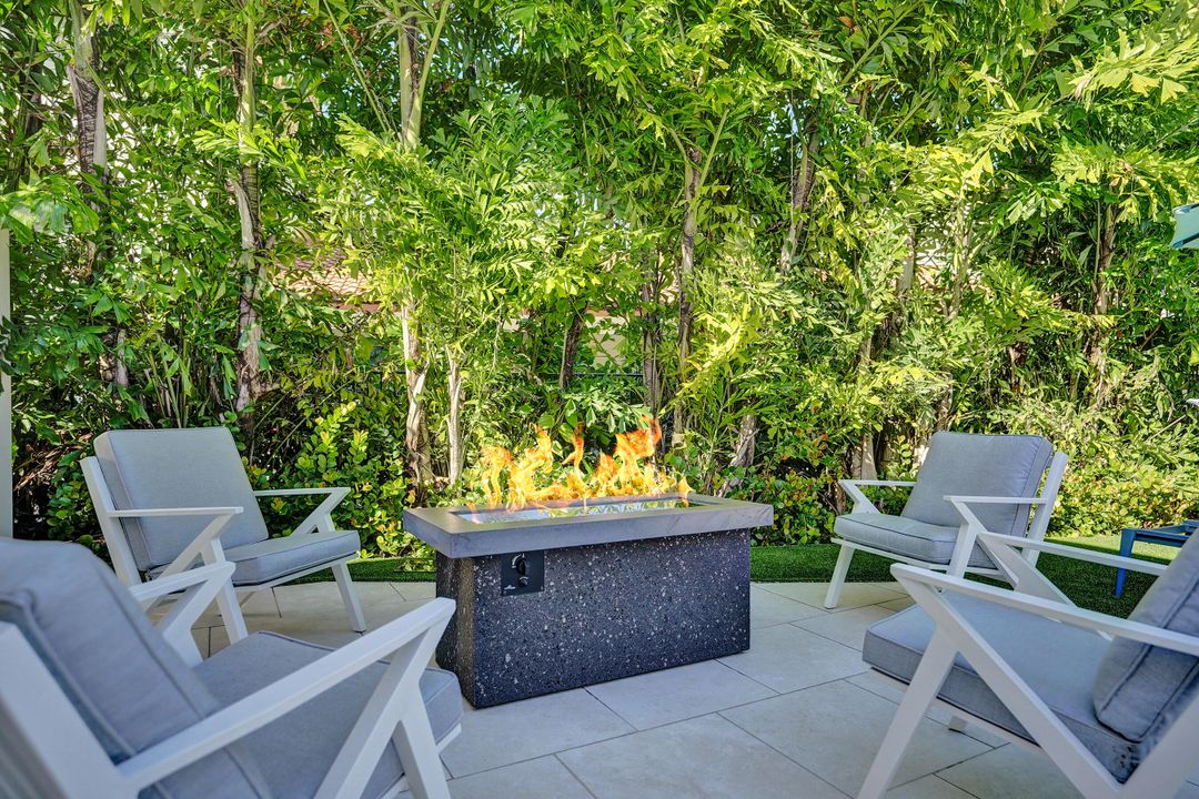 For Sale: $2,549,000 (3 beds, 3 baths, 1978 Square Feet)