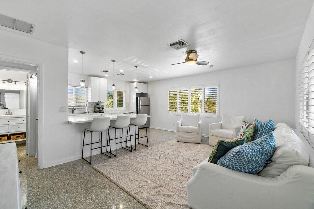 Activo con contrato: $375,000 (1 camas, 1 baños, 644 Pies cuadrados)