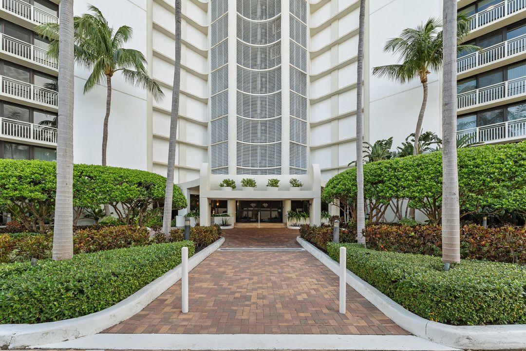 For Sale: $1,075,000 (2 beds, 2 baths, 1381 Square Feet)