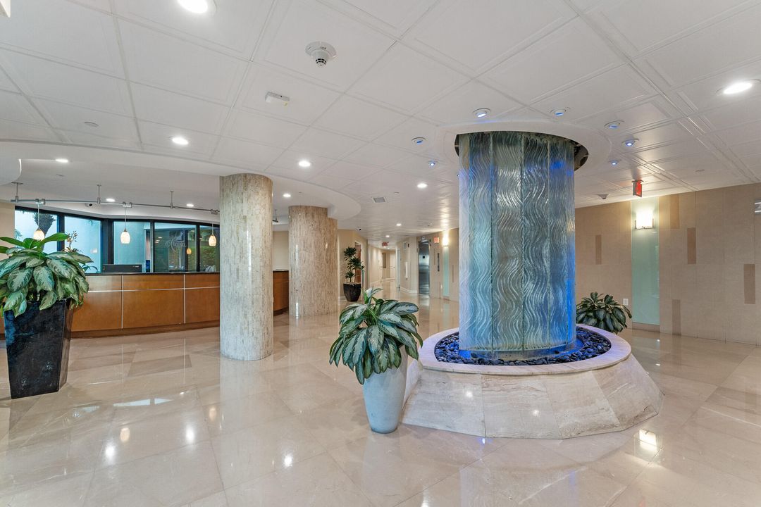 For Sale: $1,075,000 (2 beds, 2 baths, 1381 Square Feet)