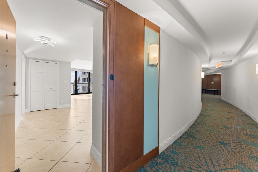 For Sale: $1,075,000 (2 beds, 2 baths, 1381 Square Feet)