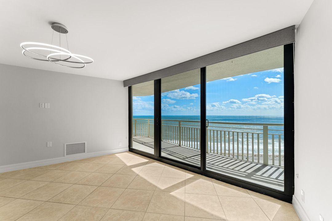 For Sale: $1,075,000 (2 beds, 2 baths, 1381 Square Feet)