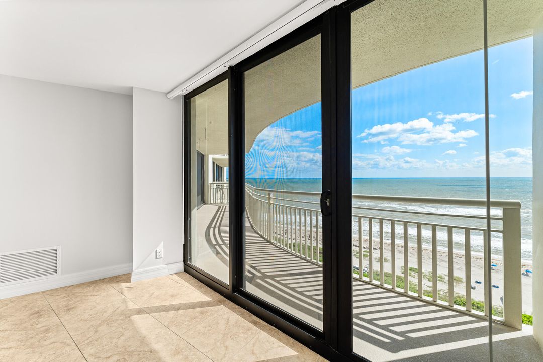 For Sale: $1,075,000 (2 beds, 2 baths, 1381 Square Feet)