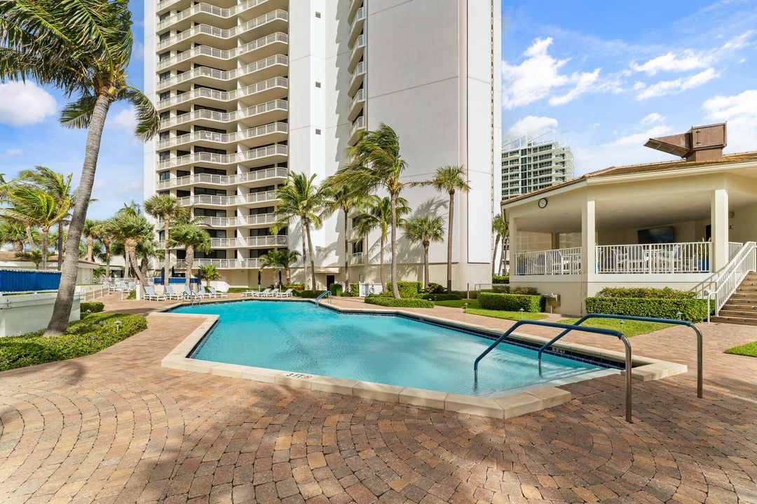 For Sale: $1,075,000 (2 beds, 2 baths, 1381 Square Feet)