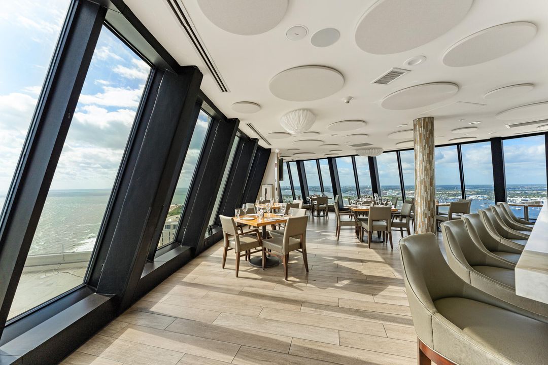 For Sale: $1,075,000 (2 beds, 2 baths, 1381 Square Feet)