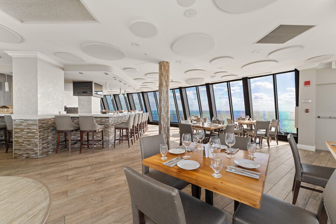 For Sale: $1,075,000 (2 beds, 2 baths, 1381 Square Feet)