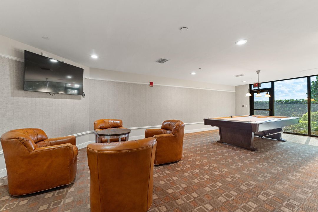 For Sale: $1,075,000 (2 beds, 2 baths, 1381 Square Feet)