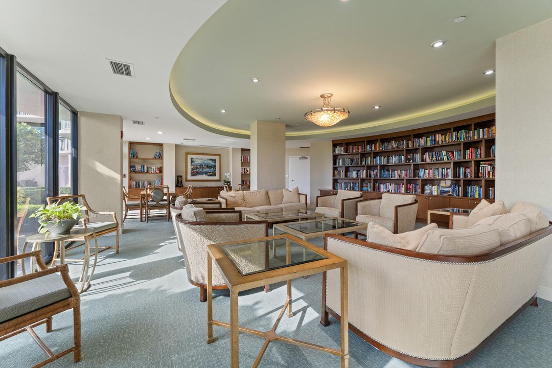 For Sale: $1,075,000 (2 beds, 2 baths, 1381 Square Feet)