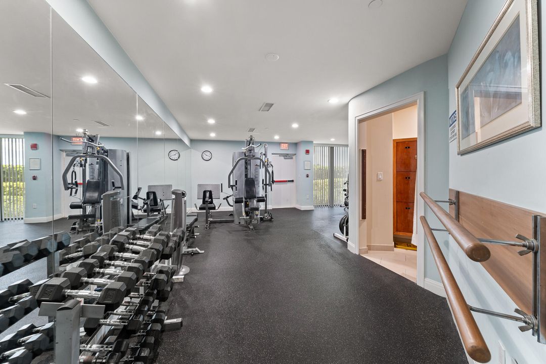 For Sale: $1,075,000 (2 beds, 2 baths, 1381 Square Feet)