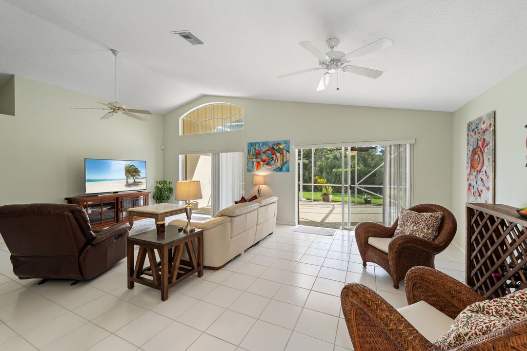 For Sale: $535,000 (3 beds, 2 baths, 2026 Square Feet)