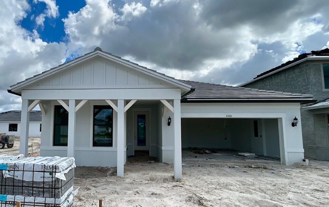 Под контрактом: $814,055 (3 спален, 2 ванн, 2080 Квадратных фут)