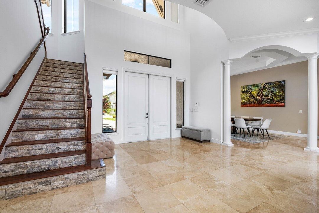 En Venta: $2,399,000 (6 camas, 7 baños, 5505 Pies cuadrados)