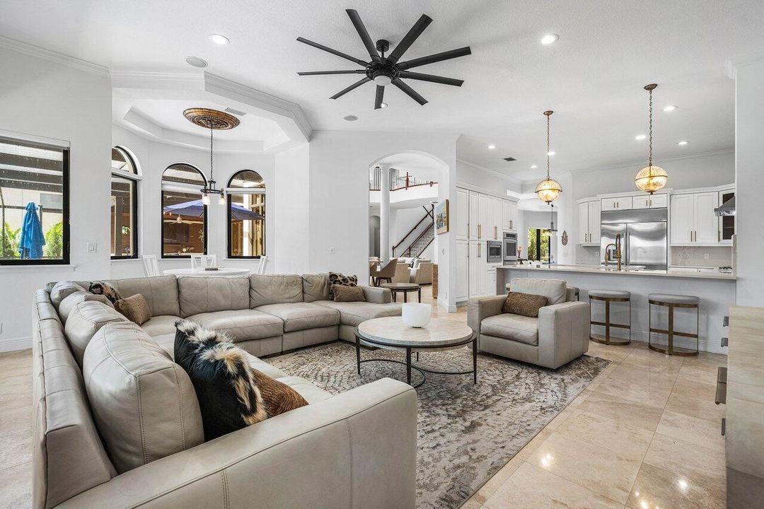 En Venta: $2,399,000 (6 camas, 7 baños, 5505 Pies cuadrados)