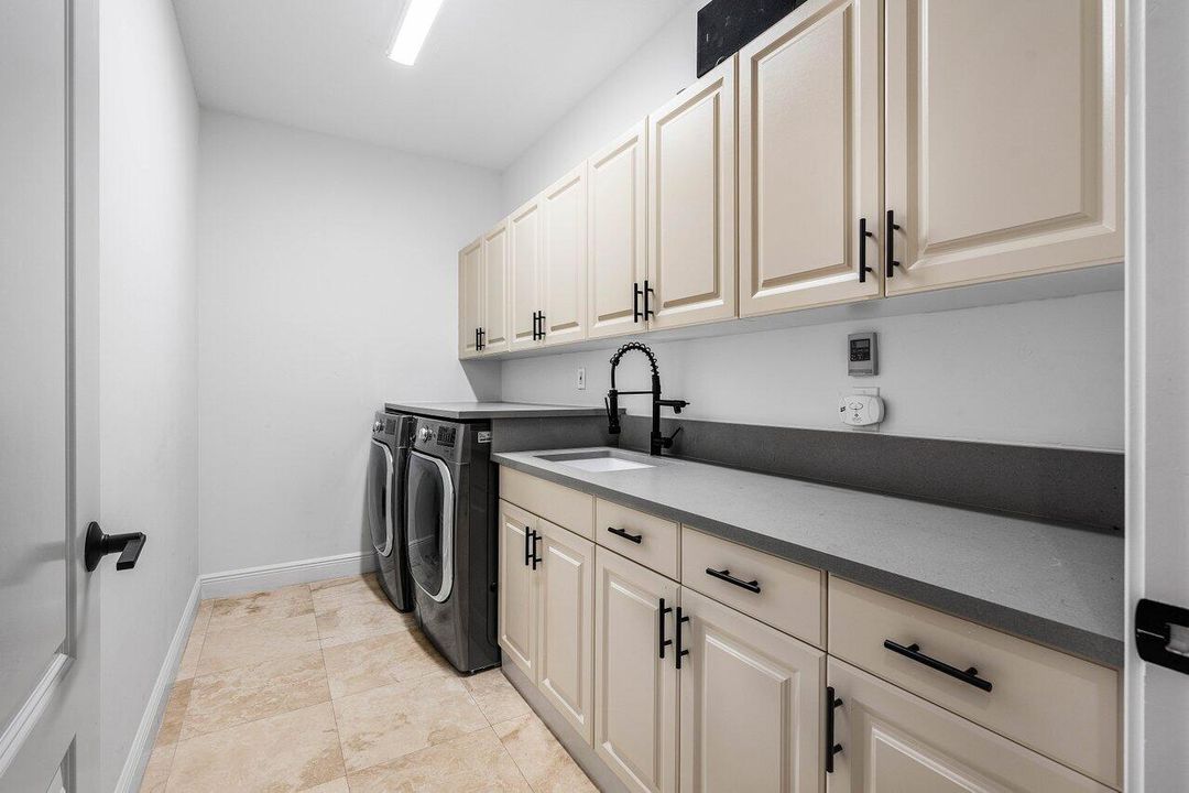 En Venta: $2,399,000 (6 camas, 7 baños, 5505 Pies cuadrados)