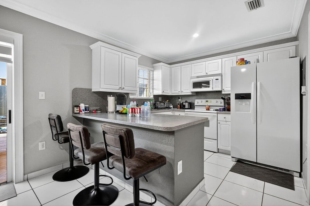 For Sale: $430,000 (3 beds, 2 baths, 1188 Square Feet)