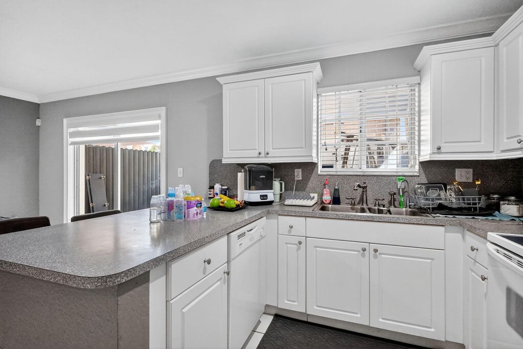 For Sale: $430,000 (3 beds, 2 baths, 1188 Square Feet)