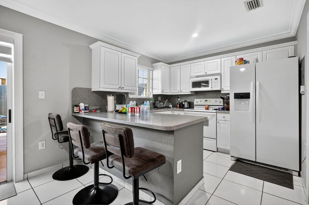 For Sale: $430,000 (3 beds, 2 baths, 1188 Square Feet)