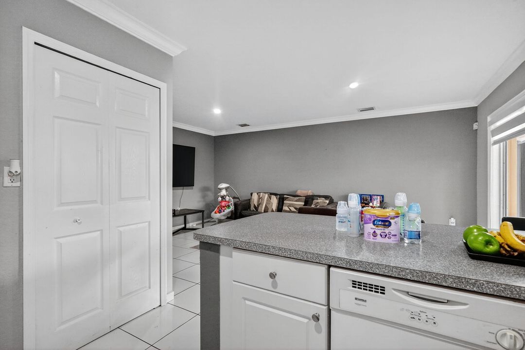 For Sale: $430,000 (3 beds, 2 baths, 1188 Square Feet)