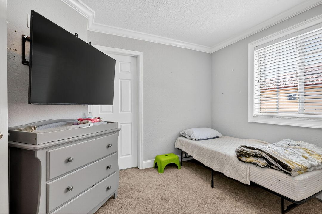 For Sale: $430,000 (3 beds, 2 baths, 1188 Square Feet)