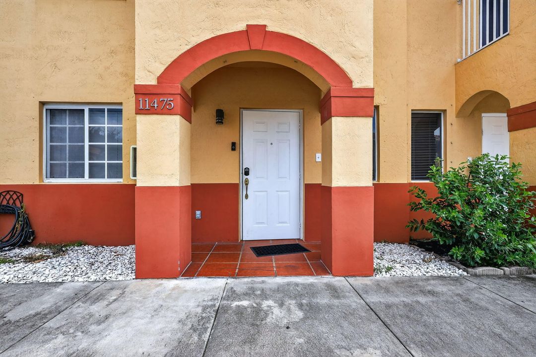 For Sale: $430,000 (3 beds, 2 baths, 1188 Square Feet)