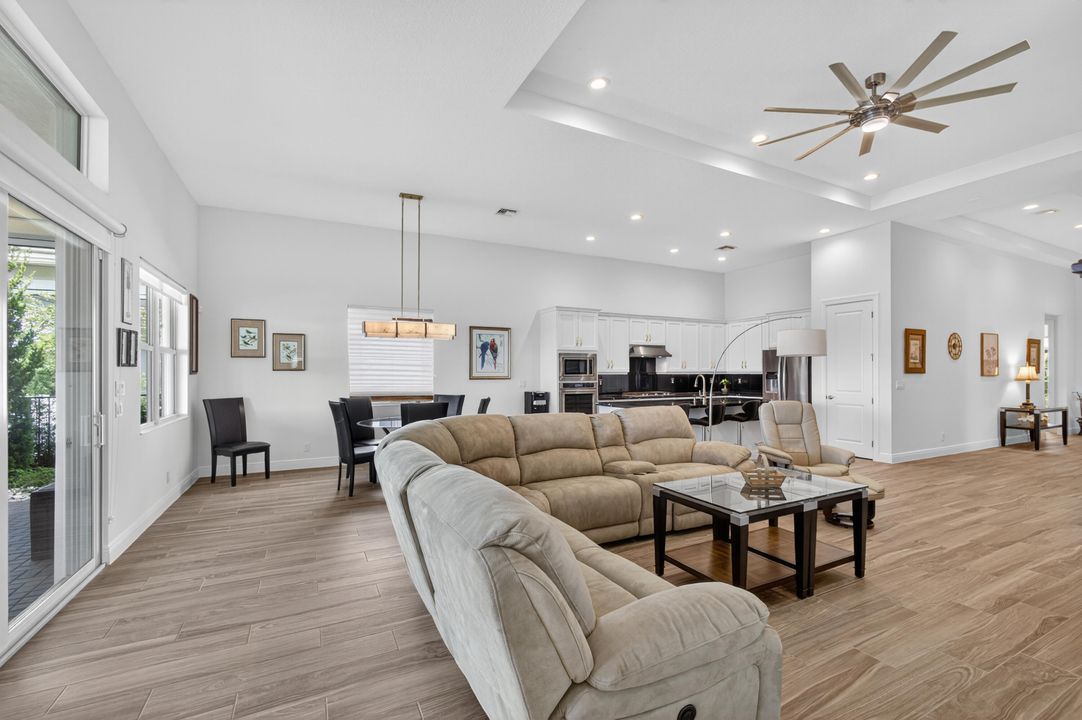 For Sale: $1,300,000 (3 beds, 2 baths, 2409 Square Feet)