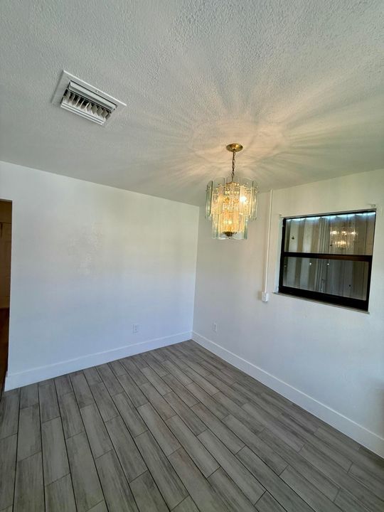 Active With Contract: $299,000 (3 beds, 1 baths, 1108 Square Feet)