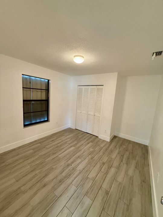 Active With Contract: $299,000 (3 beds, 1 baths, 1108 Square Feet)