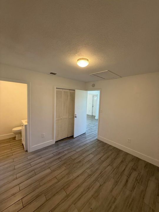 Active With Contract: $299,000 (3 beds, 1 baths, 1108 Square Feet)