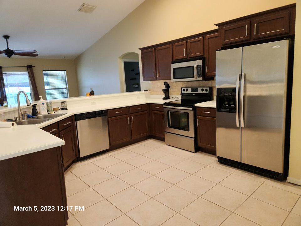 For Rent: $2,750 (4 beds, 2 baths, 2078 Square Feet)