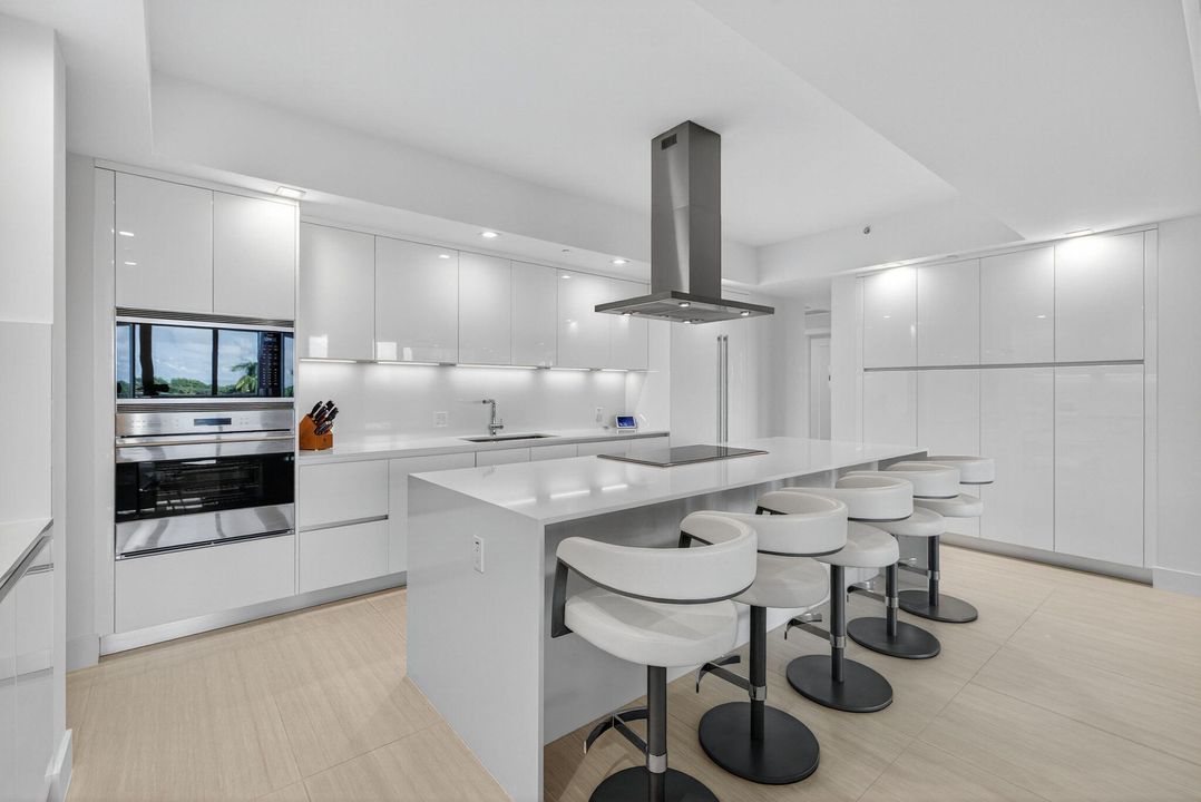 На продажу: $6,499,000 (3 спален, 4 ванн, 3898 Квадратных фут)