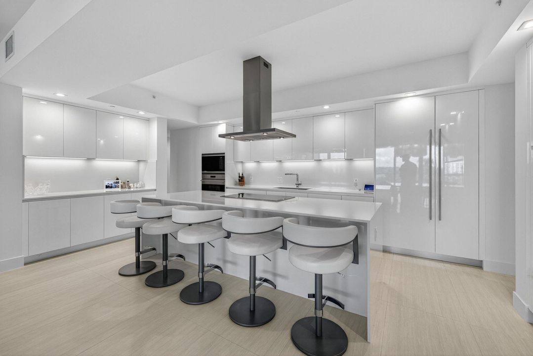 На продажу: $6,499,000 (3 спален, 4 ванн, 3898 Квадратных фут)