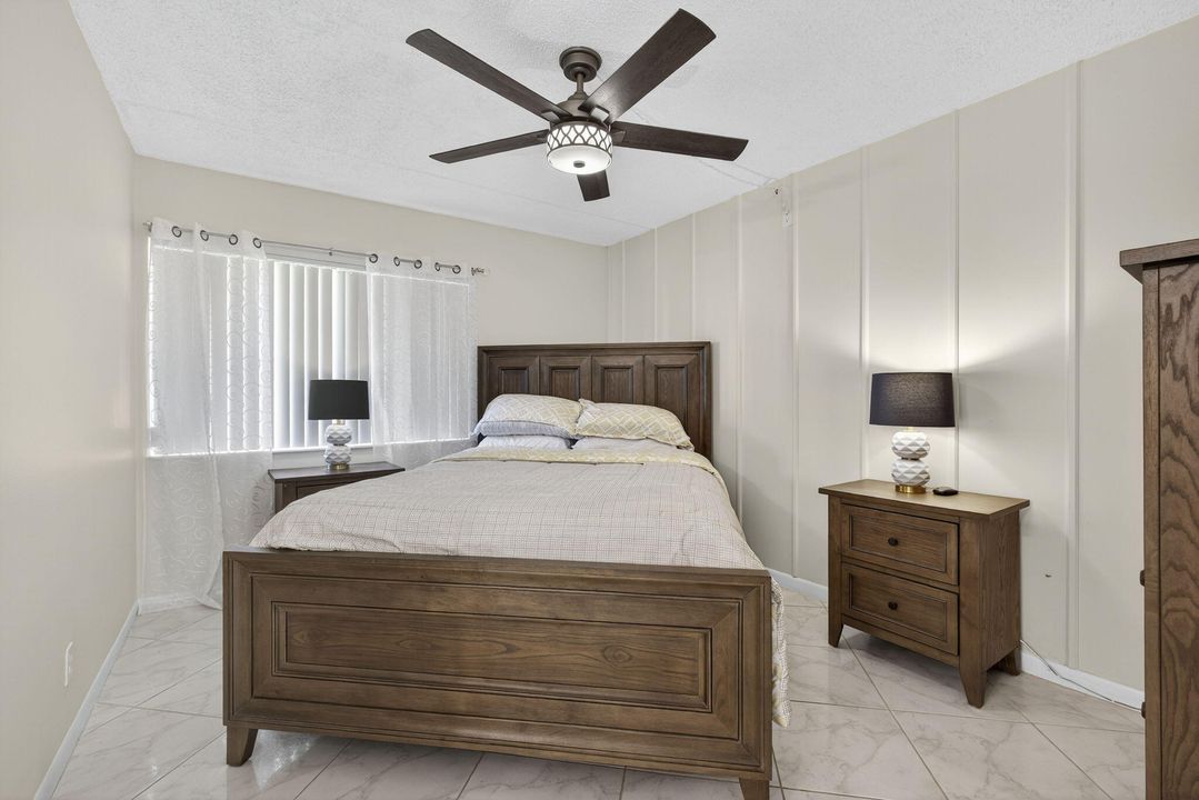 For Sale: $118,000 (1 beds, 1 baths, 818 Square Feet)