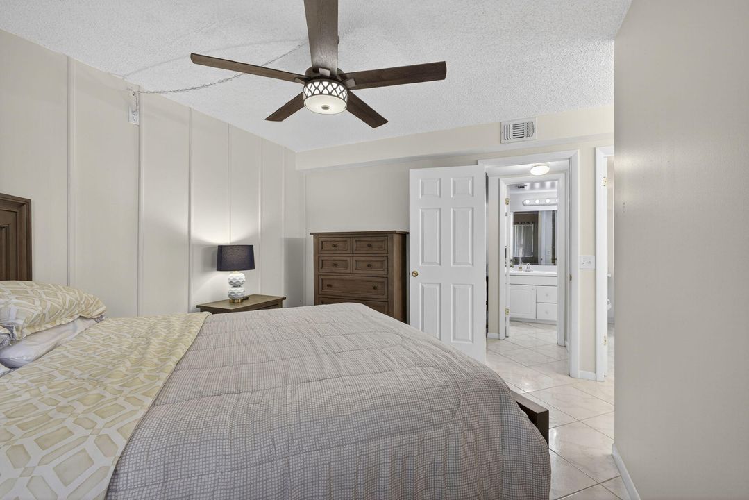 For Sale: $118,000 (1 beds, 1 baths, 818 Square Feet)