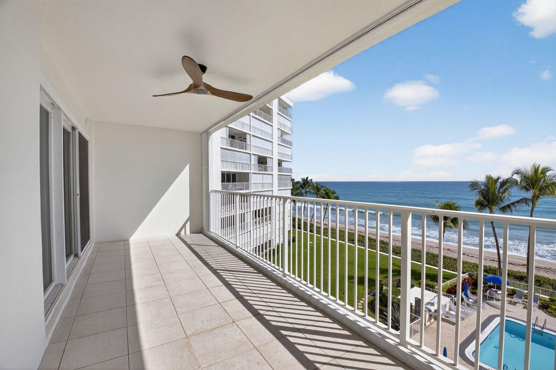 For Sale: $674,900 (2 beds, 2 baths, 988 Square Feet)