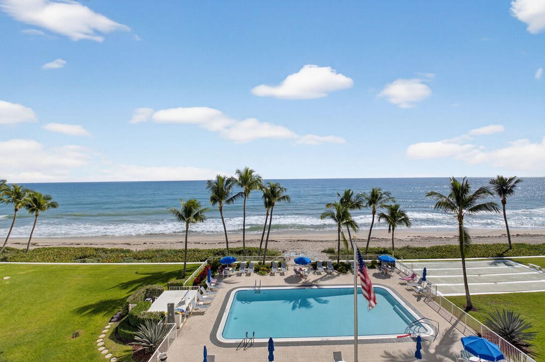 For Sale: $674,900 (2 beds, 2 baths, 988 Square Feet)